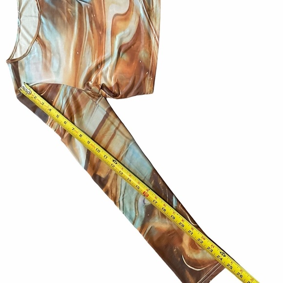 Long Sleeve Marble Print Crop Top - Picture 5 of 8